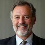 Foto professionale di Marco Rossi, fondatore e architetto capo di Arte Casa Ristrutturazioni, sorridente e sicuro.